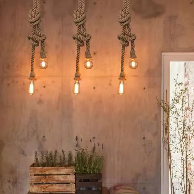 Luminária pendente vintage em corda de cânhamo – Soquete E27, estilo industrial.