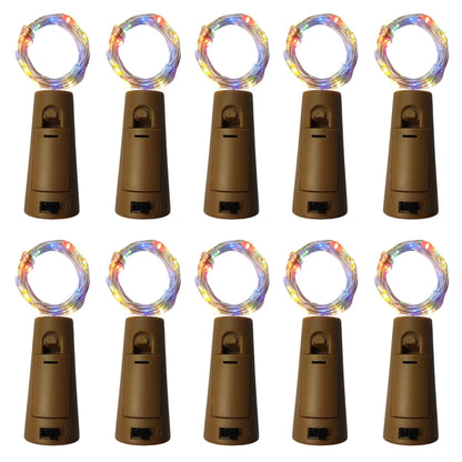 Luzes de fada em garrafas de vinho – perfeitas para festas e decoração.